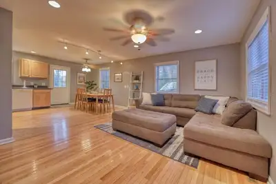 Image de Beach Getaway in Beautiful Bayfront Community!