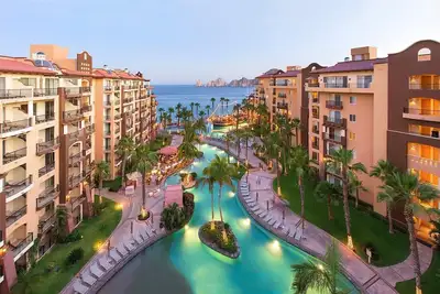 Image de Spectacular Ocean View Suite for the Holidays on the Beach!