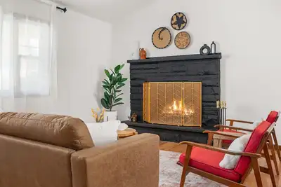 Image de Nordic Mid-Century Retreat
