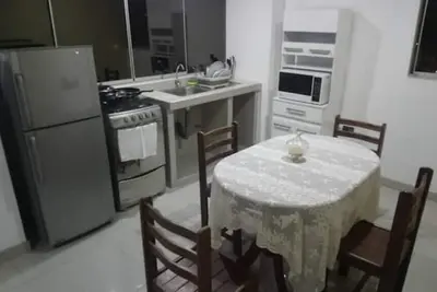 Image de Centrally located, comfortable, secure, discreet apartment. 5\n