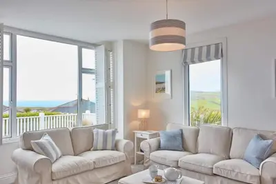 Image de A superb holiday home for a large family or group of friends, ideally located in vibrant Newquay.