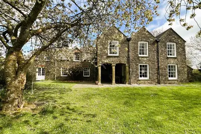 Image de A traditional rural Welsh farmhouse with a contemporary style