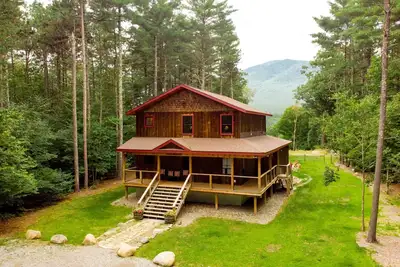 Luxurious Cabin in the Woods