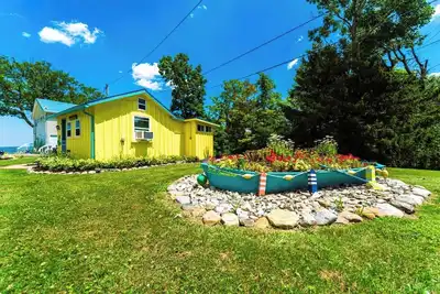 Image de LemonDrop Lake-Front Cottage
