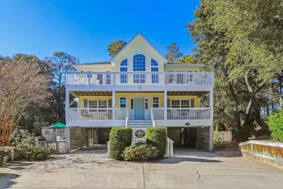 Image de Oceanside in Corolla Light w/ Pool, Walk to Beach