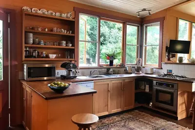 Image de Artist's House in the Blue Mountains, warm and cosy.