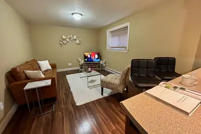 Image de Outstanding 2-bedroom vacation spot in St. John's. . . stylishly furnished