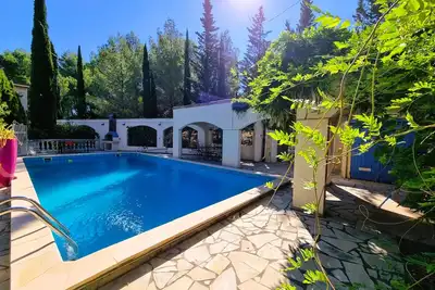 Image de Belle maison méridionale avec piscine privée