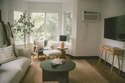 Image de No. 102 Monthly Uptown Apartment