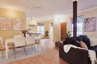 Image de Onslow Reel in Serenity: Coastal Escape Fishing