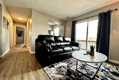 Image de 1520 J Bonita · Two Bedroom Gem in Middletown w Private Laundry