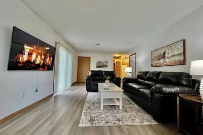 Destiny's Charming remodeled 2 bed Gem Middletown