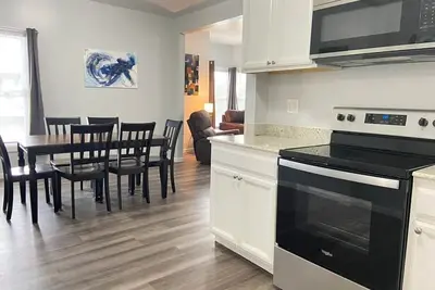 Image de 3rd Base Apt 1 - All Star Baseball Rentals