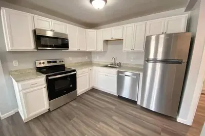 Image de 3rd Base Apt 2 - All Star Baseball Rentals