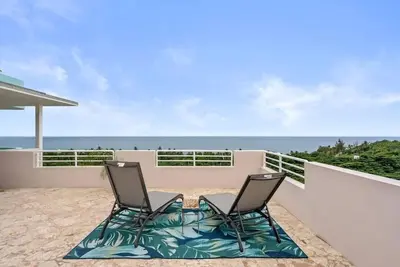 Image de Faro Penthouse | Beachfront with Stunning Views