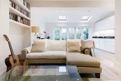 Image de Central (west London), stylish townhouse with own terrace on quiet street