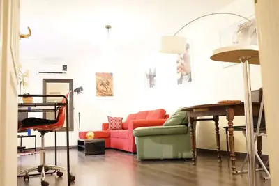 Luxury large 1bedroom, center Cannes, beaches, Old Port. Ac, patio, parking