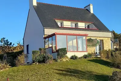 Image de grande maison vue panoramique mer d Iroise 100m de la plage de Pors sevigné
