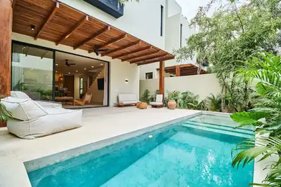 Image de Secluded 6-Bed Villa with 2 Pools & 8 Baths in Tulum - Ultimate Tranquility!