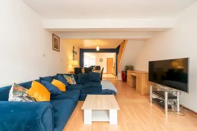 Image de Pass the Keys | A Bright Spacious Home With Free Parking