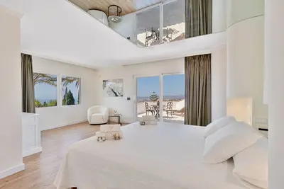 Image de Colina del Mar, un Magnífico Jardín con Piscina y Maravillosas Vistas