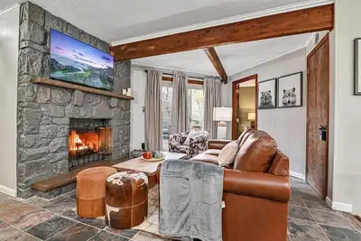 Image de Gorgeous Poconos Retreat - Unbelievable updates!