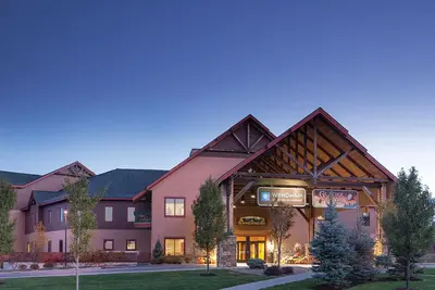 Image de 1 Bedroom Deluxe Condo, Sleeps 4, Waterpark Passes, Glacier Canyon Lodge!