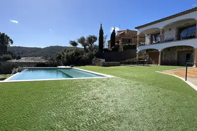 Image de La nouvelle maison Mas Cabañas avec piscine et barbecue