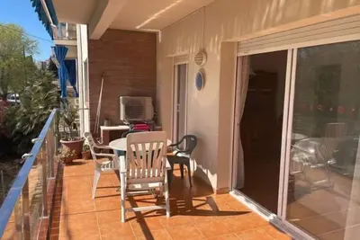 Image de Renovated apartment 2 min walk from the beach\n