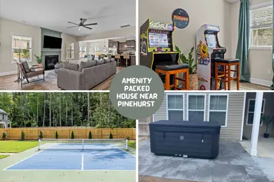 Image de Pickleball, Arcade & Poker Retreat Near Pinehurst!