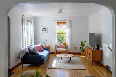 Image de The McKenzie BnB - Charming & Cozy - 1 Block from Downtown Pullman!