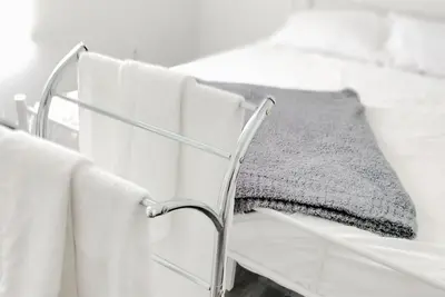 Image de Updated home on 2/3 acre w/ Hot Tub and Boat Dock! Walk to 3 bars/eateries