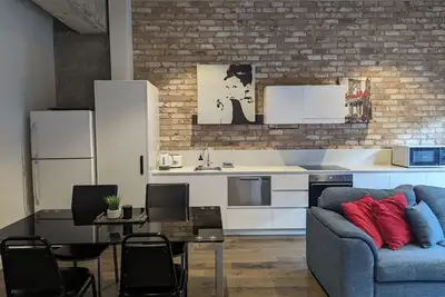 Image de Brand New Spacious Woden Apartment - KingBed&WiFi