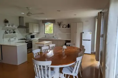 Image de Happy & Spacious Home (nr hospital) @Garran