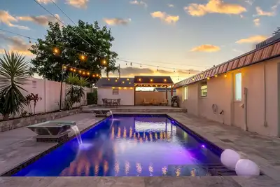 Image de Seaside Serenity: A luxurious and modern Heated Pool Home