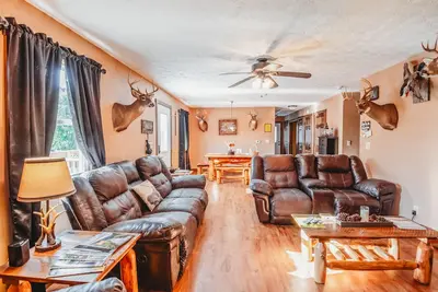 Image de 2br-1b. Fire Pit With Stunning River View. Minutes From Downtown Huntington.