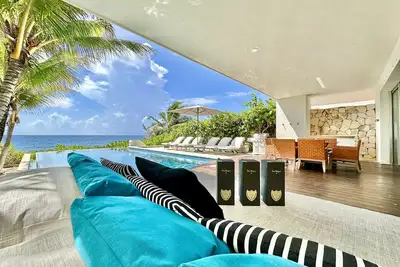 Image de Ultimate Oceanfront Villa w/ Maid Daily