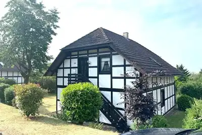 Image de Heerlijk 8-10 Persoons Vakantiehuis aan het Nationaalpark Kellerwald Edersee