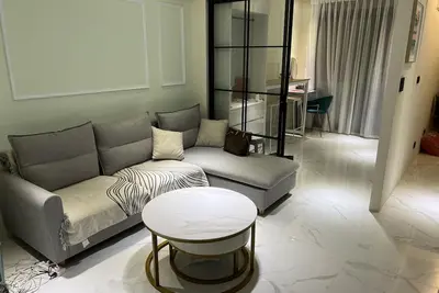 Image de Central location! XinYi area, Entire 3 rooms apartment!
