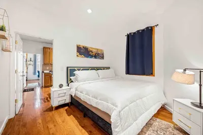 Image de Charming Home In Heart of City With King Size Bed