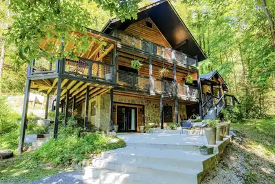 Image de The Reilly Lodge, 20 acres of private property.