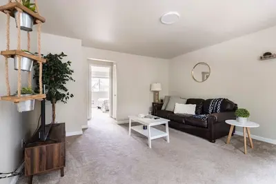 Image de 2 bedroom Kenmore Apartment