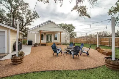 Image de Luxury Idyllic Country Farmhouse