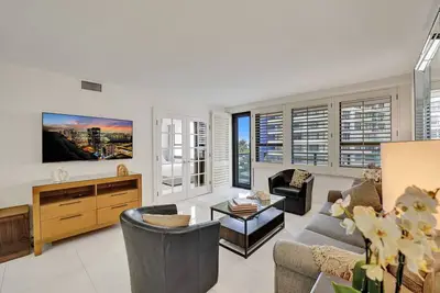 Image de Spacious Ocean View Condo with Beach Service and Resort Amenities 609