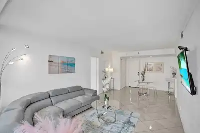 Image de Spacious Ocean View Condo / Beach Service / 1507