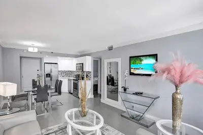 Image de Amazing 3bd Ocean View Condo / Beach Service / 715