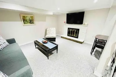 Image de Queen Suite — Central Location + Highway