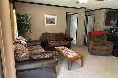 Image de This spacious 3 bd 2 bath is ready for your next getaway.