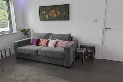 Image de Luxury Suite in Cockfosters\nKick back and relax in this calm, stylish space. \n
