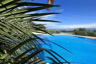 Image de Cozy Oasis:resort like swimming pool, Gym, Air condition, balcony with nice view